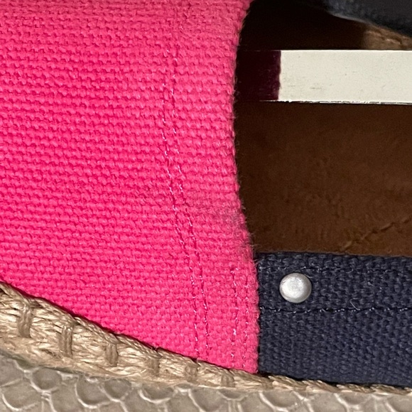 Aerosoles women’s pink/blue fabric, espadrille flat slip on Size 10.5 M-US. - Picture 7 of 10